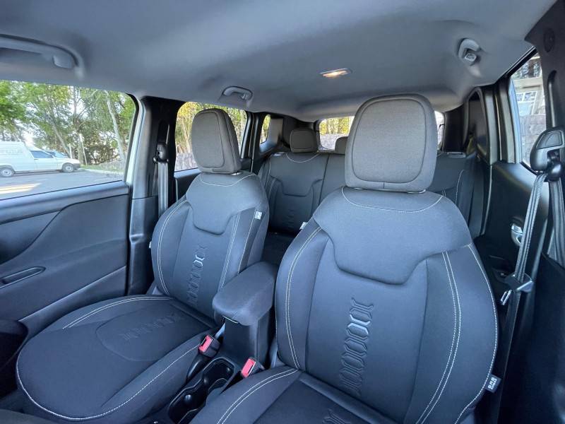 JEEP - RENEGADE - 2023/2023 - Branca - R$ 99.900,00