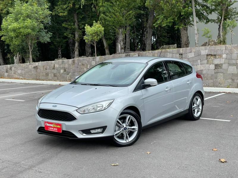 FORD - FOCUS - 2018/2018 - Prata - R$ 71.900,00