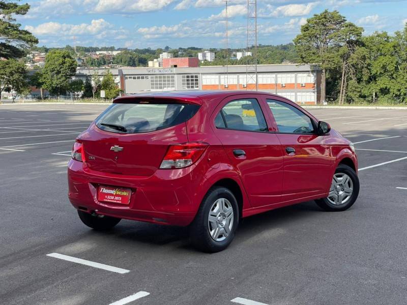 CHEVROLET - ONIX - 2015/2015 - Vermelha - R$ 45.900,00