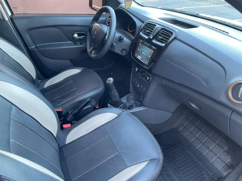 RENAULT - SANDERO - 2015/2015 - Branca - R$ 49.900,00