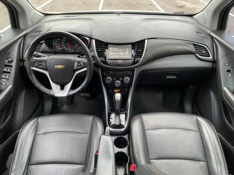 CHEVROLET - TRACKER - 2018/2018 - Prata - R$ 91.900,00