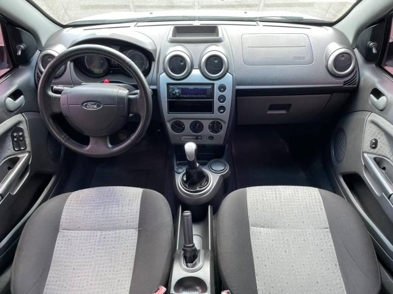 FORD - FIESTA - 2014/2014 - Branca - R$ 36.900,00