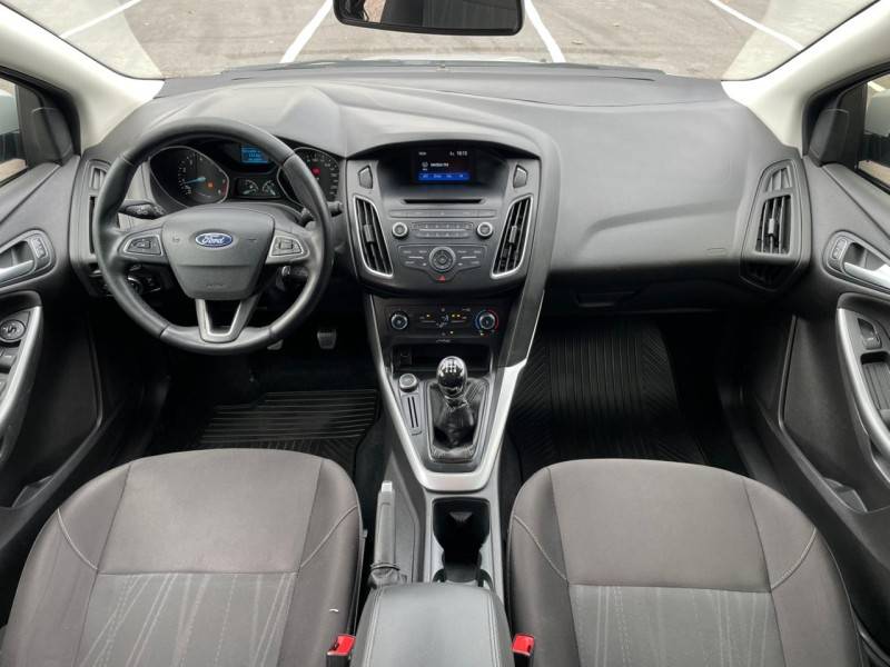 FORD - FOCUS - 2018/2018 - Prata - R$ 71.900,00