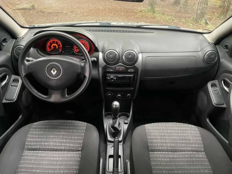 RENAULT - SANDERO - 2014/2014 - Prata - R$ 33.990,00