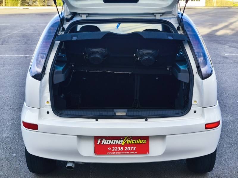 CHEVROLET - CORSA - 2011/2011 - Branca - R$ 31.900,00