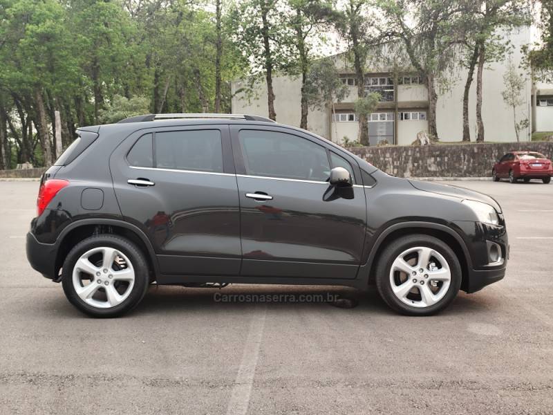 CHEVROLET - TRACKER - 2015/2015 - Preta - R$ 71.900,00