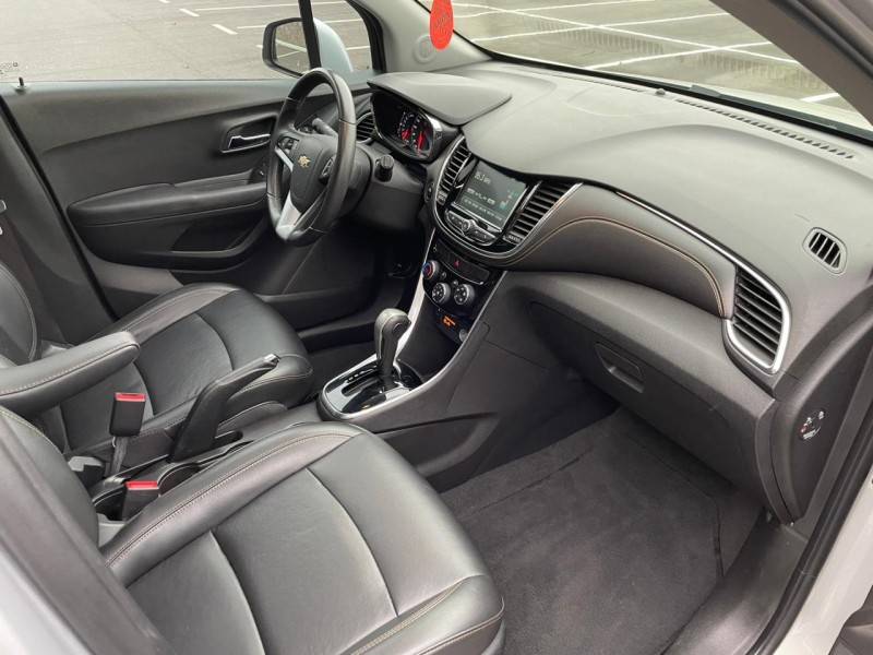 CHEVROLET - TRACKER - 2017/2017 - Prata - R$ 86.900,00