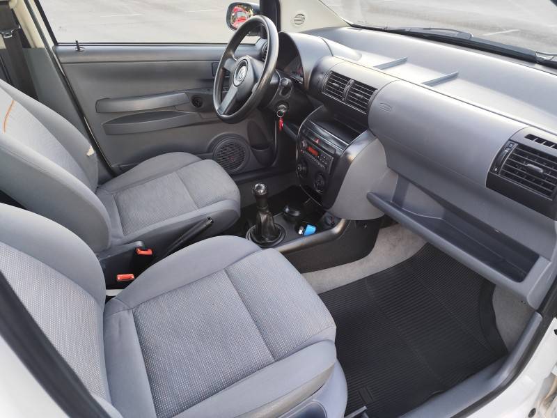 VOLKSWAGEN - FOX - 2008/2008 - Branca - R$ 29.900,00