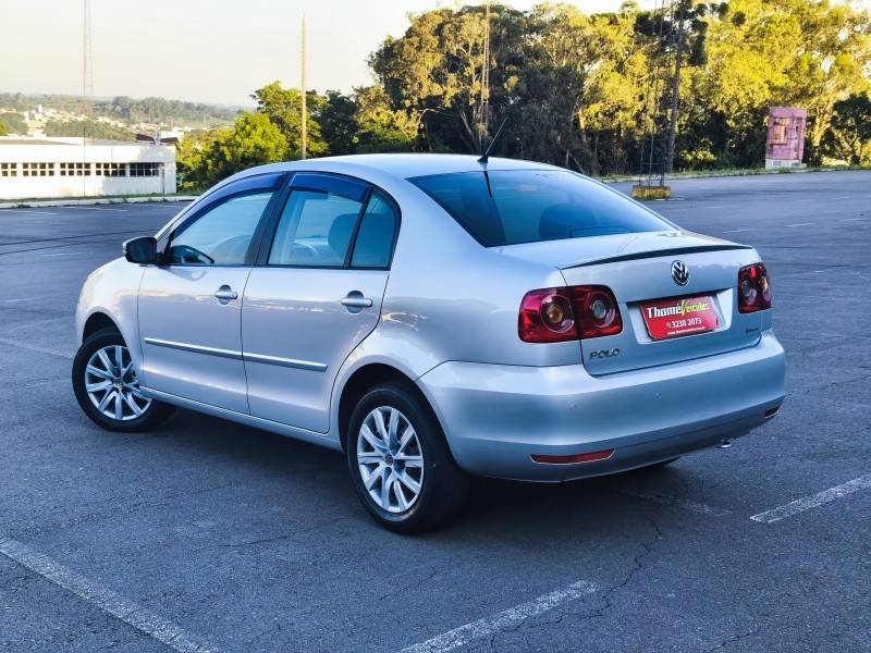 VOLKSWAGEN - POLO SEDAN - 2012/2012 - Prata - R$ 42.900,00