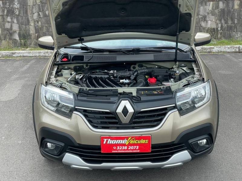 RENAULT - SANDERO - 2022/2022 - Dourada - R$ 67.900,00