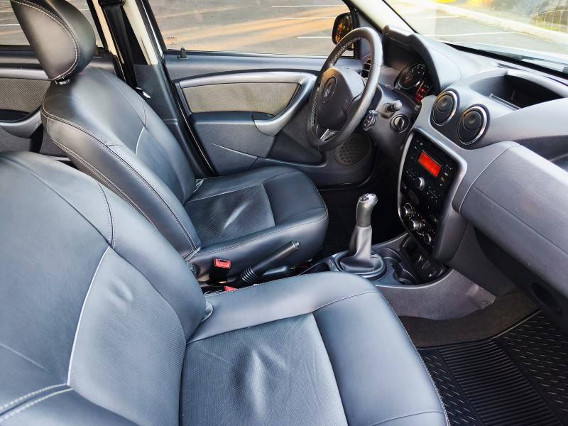 RENAULT - DUSTER - 2014/2014 - Branca - R$ 52.900,00
